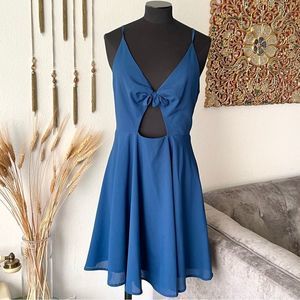 Kimchi Blue UO blue v-neck bow front cutout sleeveless mini dress
